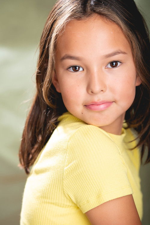 Isla Grant as Kiri
