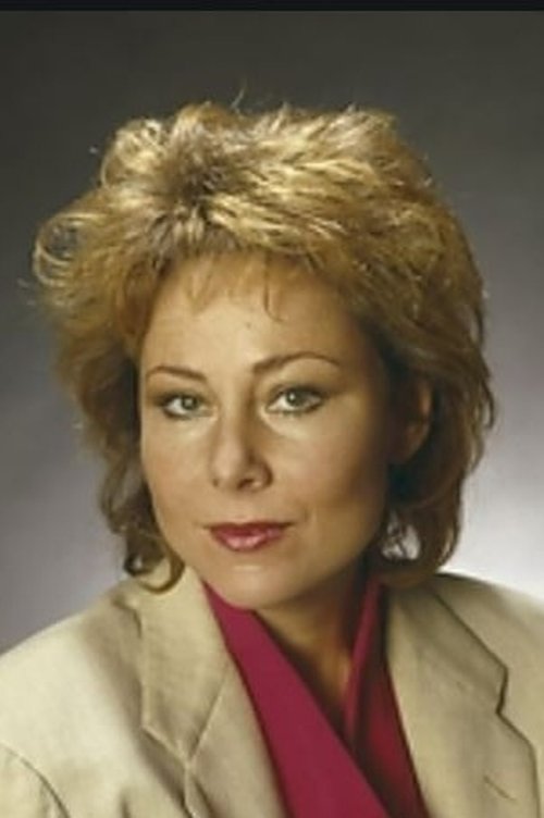 Carolien van den Berg as Tante Chris