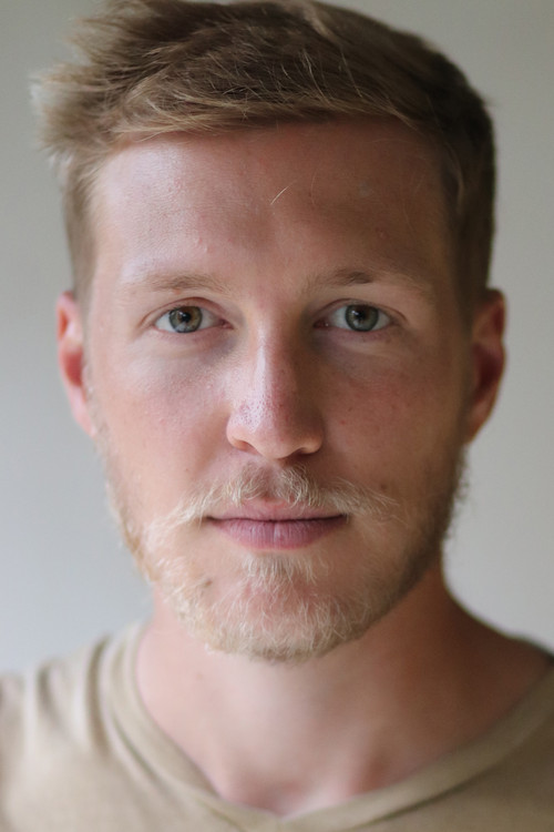 Michael Reagan as Hank Carter