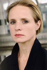 Sophie Rogall as Sibylle