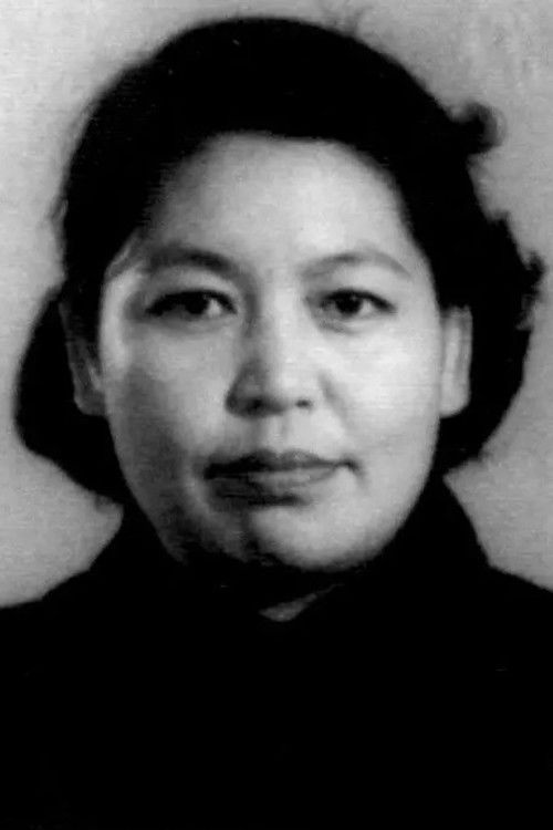 Ying Yao as Gen Jin's grandma