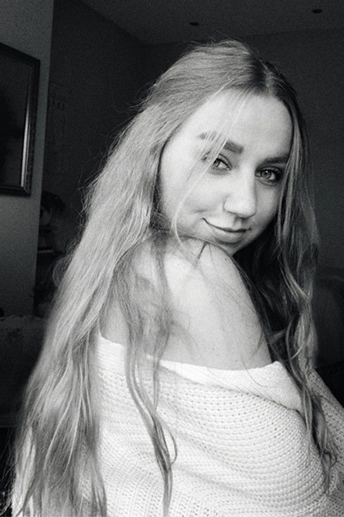 Lindy van Hillo as Freyja