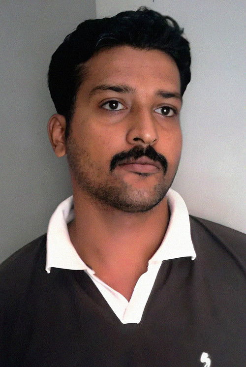 Pradeep Kumar Subramaniyan as Ganesan