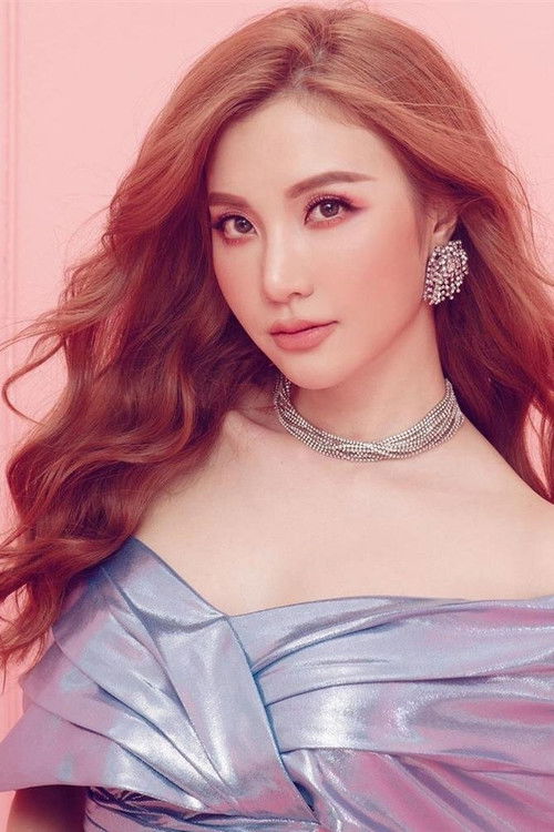 Hạnh Sino as Hạnh