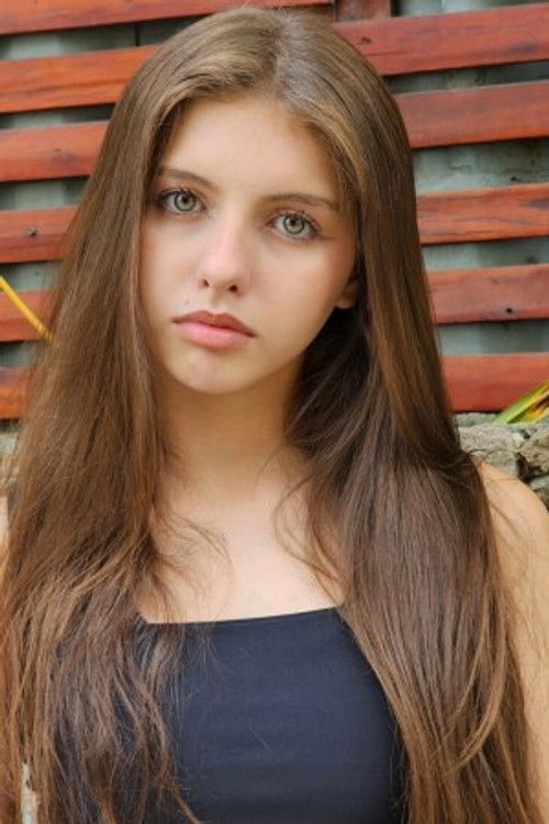 Ketlyn Pipper as Cecília (adolescente)