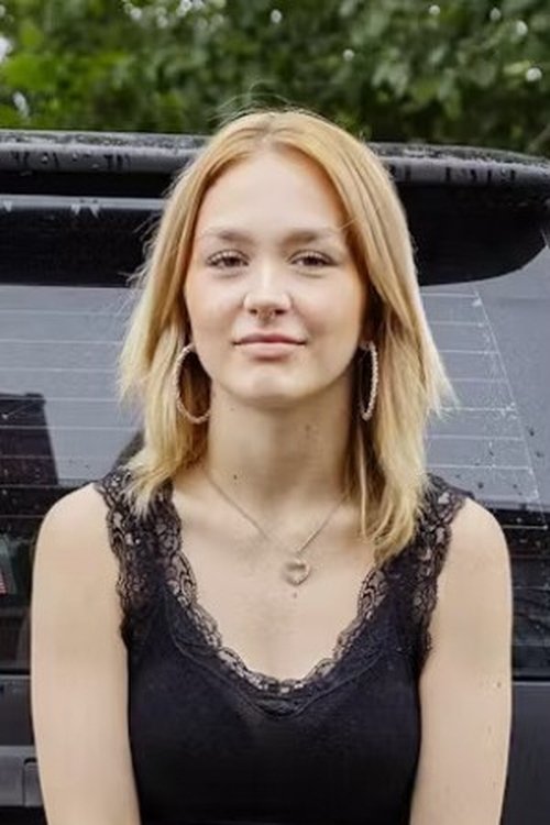 Edith Vallo as Josefin