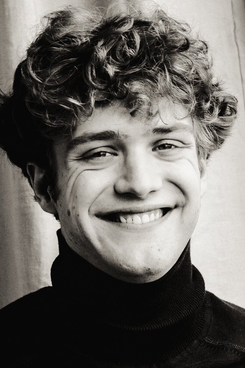 Dennis Svensson as Eike