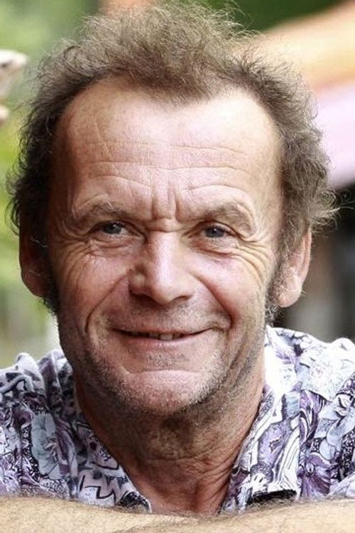 Martin Lartigue as Huckleberry Finn