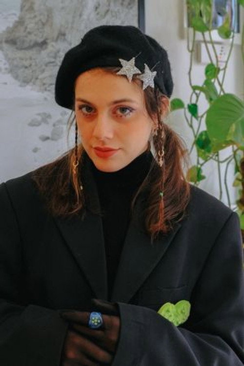 Sude Belkıs Akgün as Aslı Gençoğlu