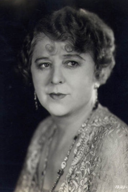 Jobyna Howland as Queenie Truelove