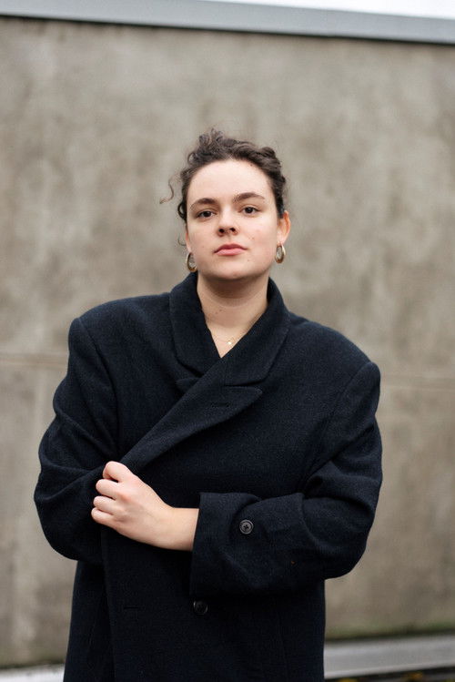 Izabella Radić as Ella