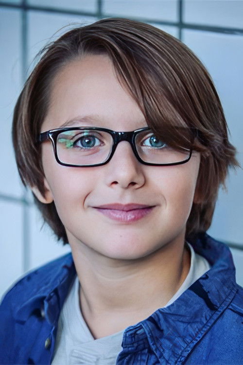 Šimon Daniel as Leo