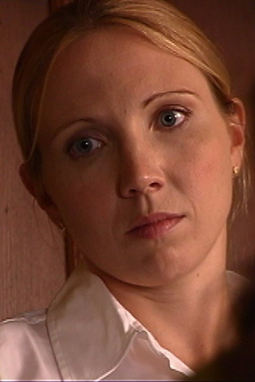 Laurie Miller as Kate