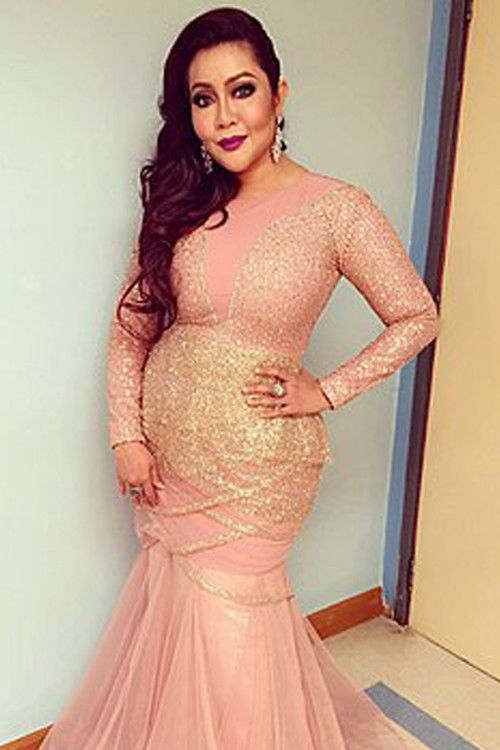 Ifa Raziah as Mak Ngah Diba