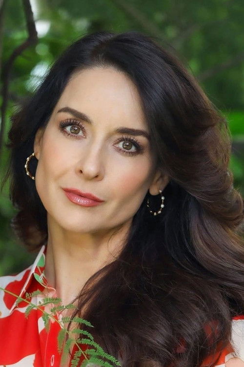 Susana González as Sofia
