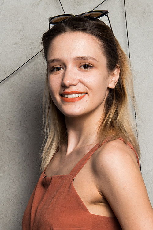 Alexa Tofan as Anemona