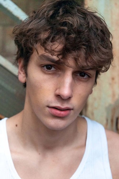 Bastien Savarino as Benjamin's roommate