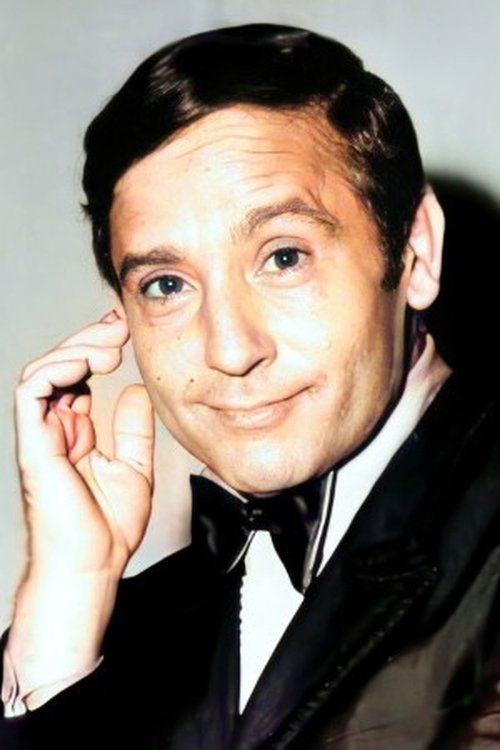 Amador Bendayán as Benavides