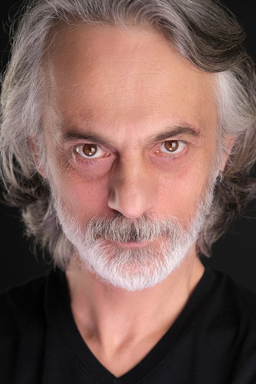 Mustafa Dinç as Murtaza
