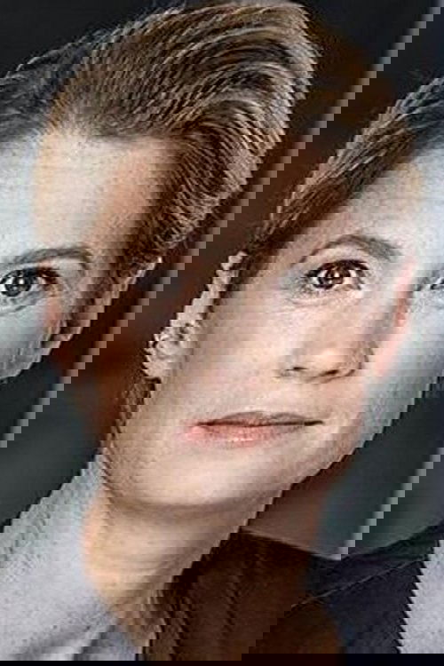 Nynne Bjerre Christensen as TV vært