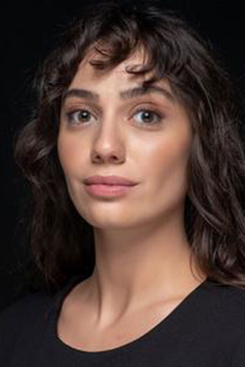 Cansu Mumcu as Selda