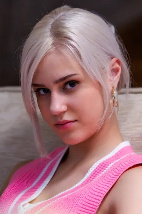 Amanda Rebeca Padar as Maie