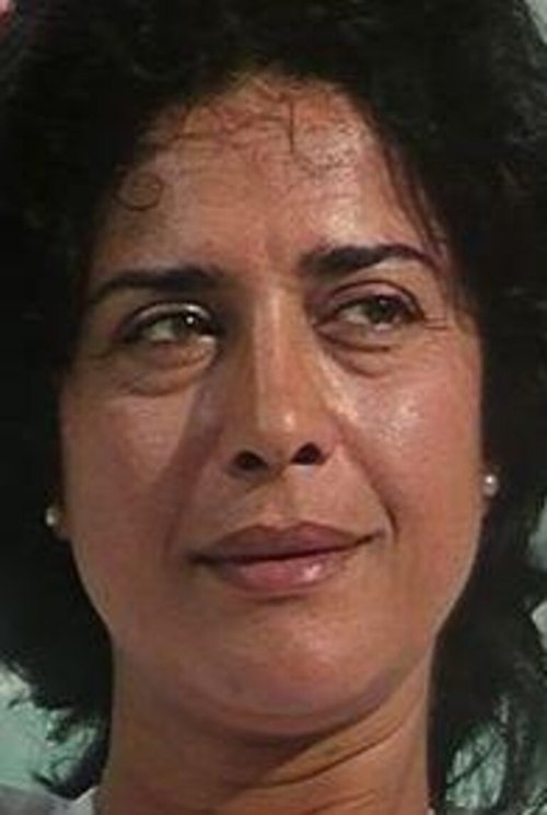 Menha Batraoui as Tante Indji