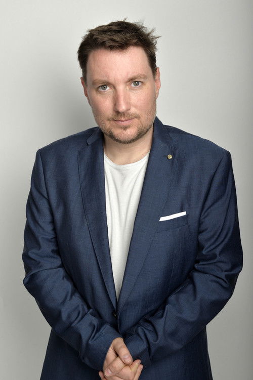 Jake Yapp as (voice)