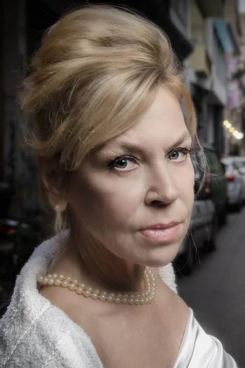 Roubini Vasilakopoulou as Kaiti