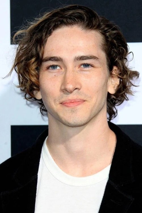 Dylan Arnold as Nathan