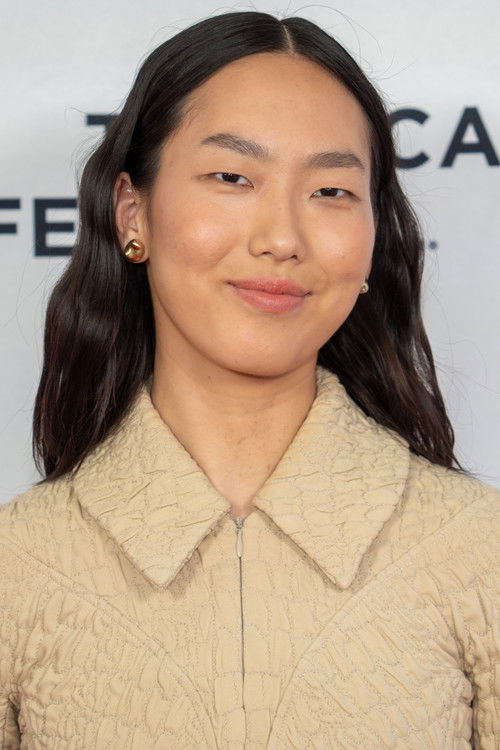 Madison Hu as Ling Quan