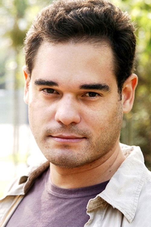 Alexandre Schumacher as Max Overseas