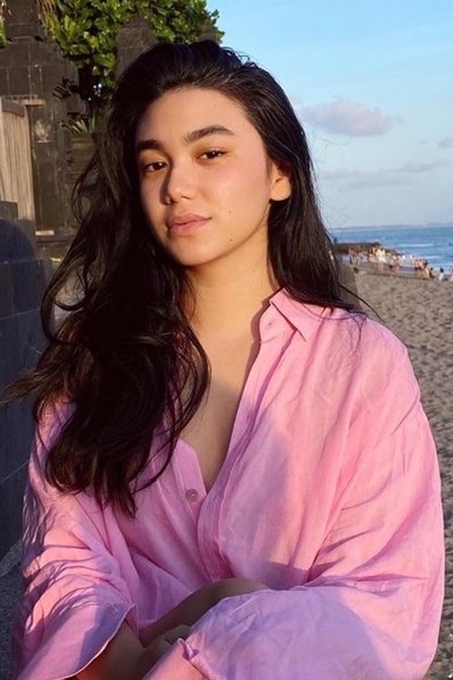 Shalima Hakim as Wiwit