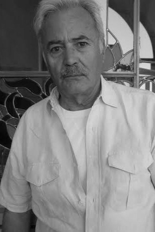 Andreas Sinanos as Giannis