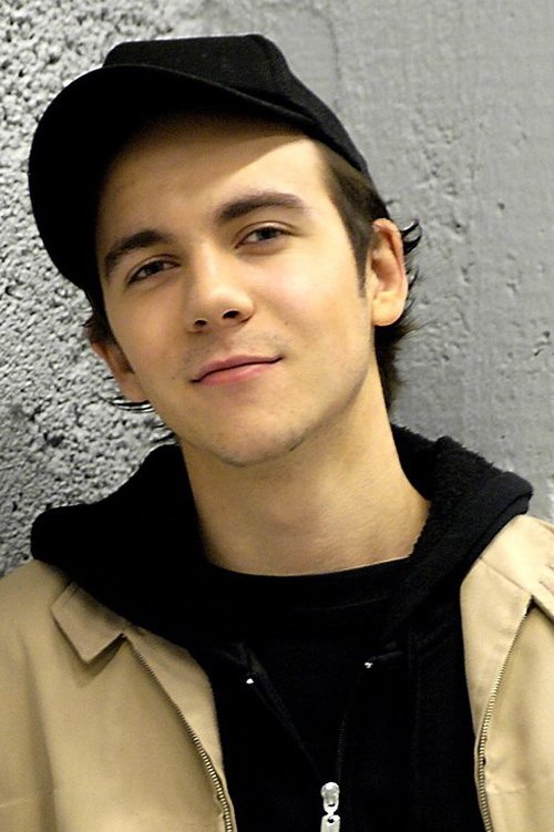 Andreas Blix Henriksen as Christer