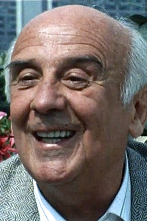 Yvan Audouard as Porter