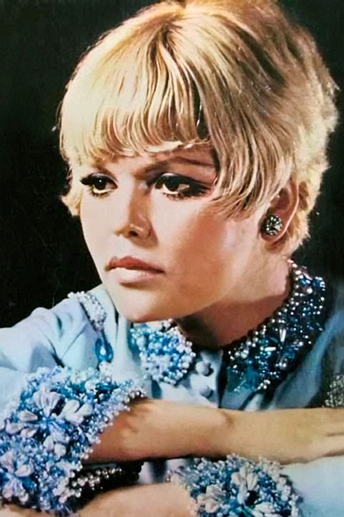 Magda Franco as Xica the Singer