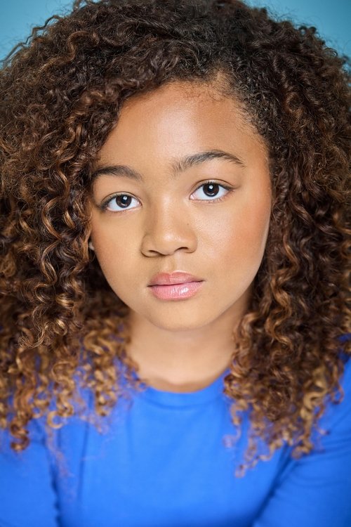 Madison Thomas as Holly Carver