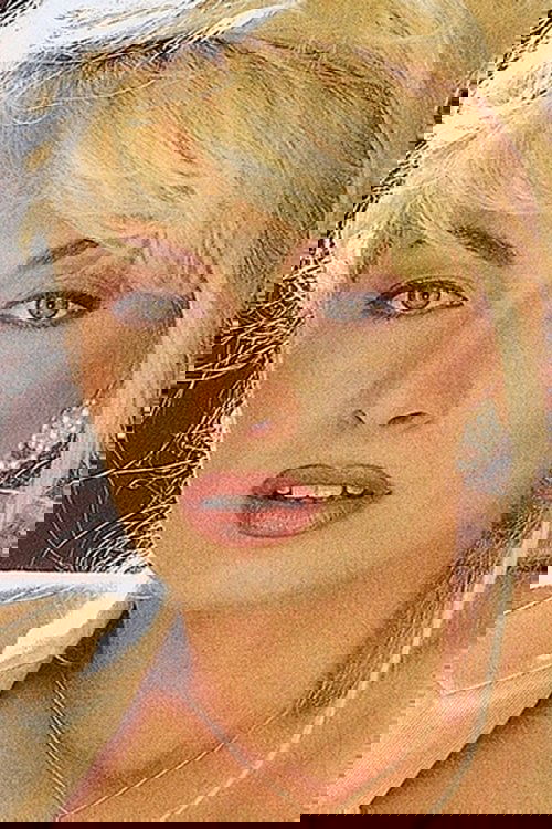 Lea Martini as Anaxtasia