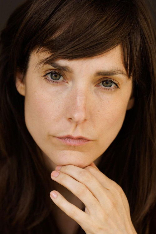 Agnes Hausmann as Viki