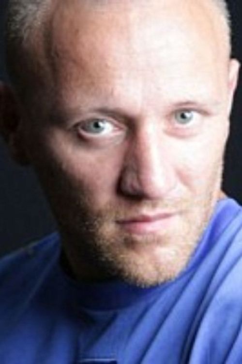 Giorgi Tsaava as Officer