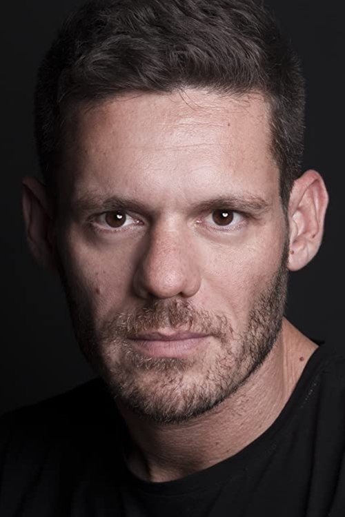 Pedro Leitão as O Monstro