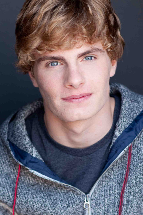 Ryan Tutton as Skylar Yates