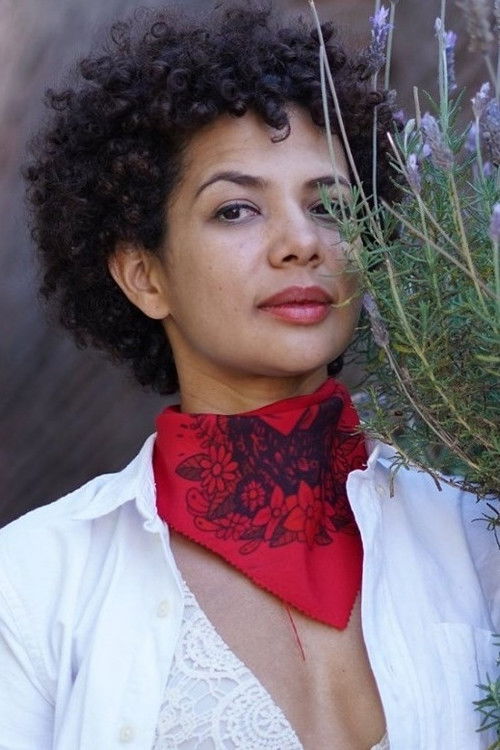 Oz Ferreira as Joana