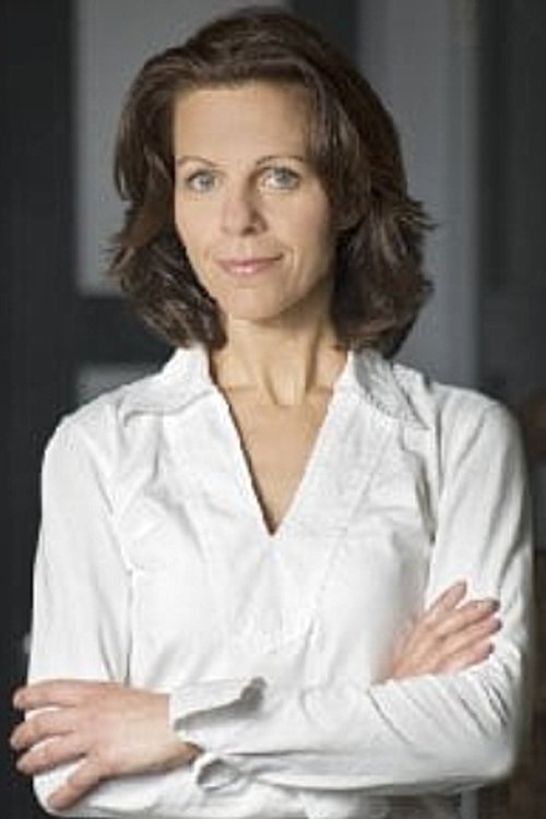 Pamela Masey as Linda Bradshaw