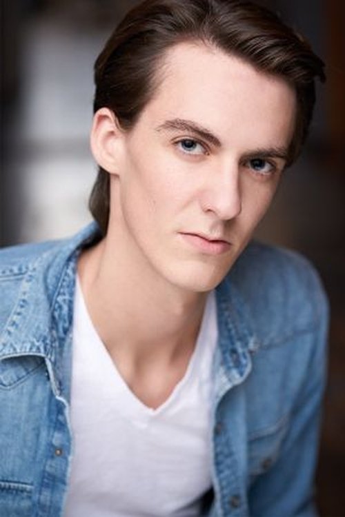 Jarrett Maier as Larson Granger