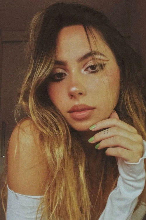 Luísa Schneider as Self