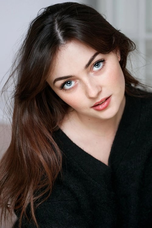 Zoé Garcia as Sarah