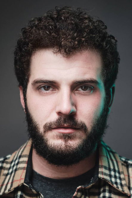 Carlos Gharzuzi as Jamal