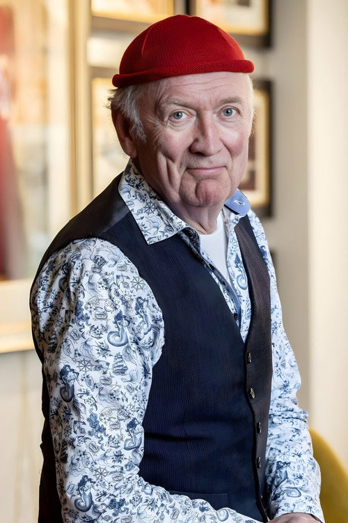 Harry Slinger as Opa Tovenaar